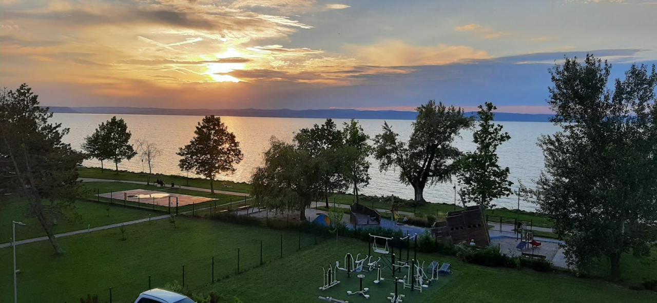 Csanad Apartman Appartement Siófok Buitenkant foto
